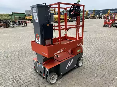 Speciale hoogwerker 2025  Skyjack SJ12 E (4)