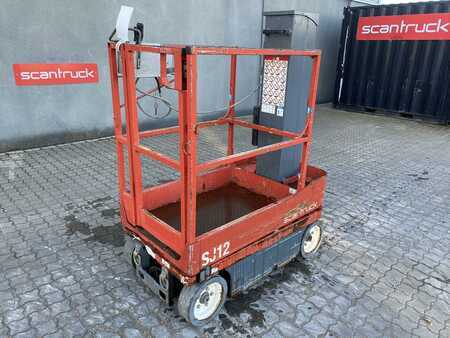 Schaarhoogwerker 2014  Skyjack SJ12 (1)