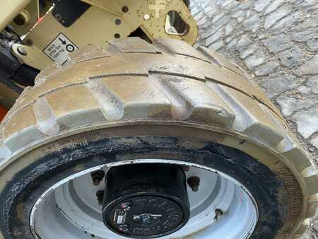 Piattaforme aeree a pantografo 2008  JLG 4069 (6)