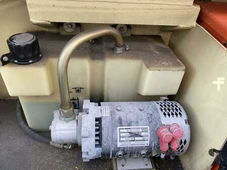 Piattaforme aeree a pantografo 2008  JLG 4069 (8)