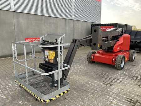 Kloubová pracovní plošina 2006  JLG E450AJ (1)