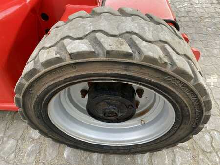 Kloubová pracovní plošina 2006  JLG E450AJ (6)