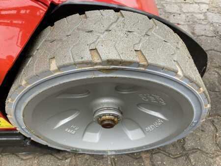 Speciální stroje 2019  Manitou 100VJR (6)