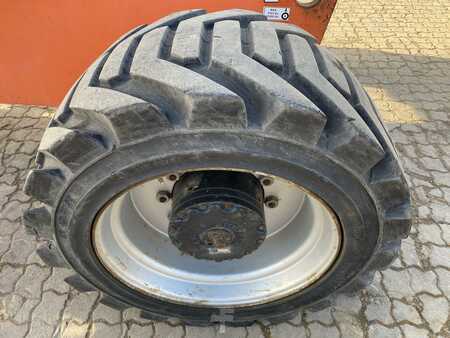 Kloubová pracovní plošina 2013  JLG 860SJ (6)