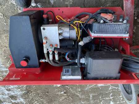 Ollós munka emelvény 2020  Mantall XE80N (8)