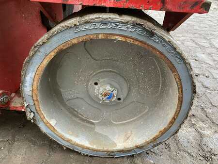 Scherenarbeitsbühne 2012  Manitou 120SE (6)