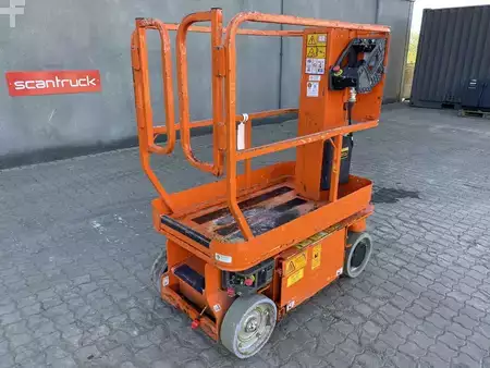 Speciální stroje 2007  JLG 1230ES (1)