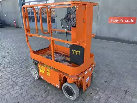 Speciální stroje 2007  JLG 1230ES (2)