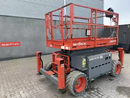 Saksinostimet 2020  Skyjack SJ6832 RTE (1)