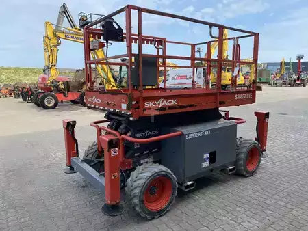 Saksinostimet 2020  Skyjack SJ6832 RTE (4)