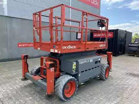 Saksinostimet 2020  Skyjack SJ6832 RTE (1)