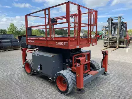 Saksinostimet 2020  Skyjack SJ6832 RTE (5)