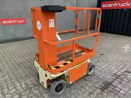 Speciální stroje 2015  JLG 1230ES (1)