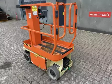 Speciální stroje 2015  JLG 1230ES (2)