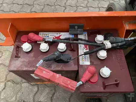 Speciální stroje 2015  JLG 1230ES (8)