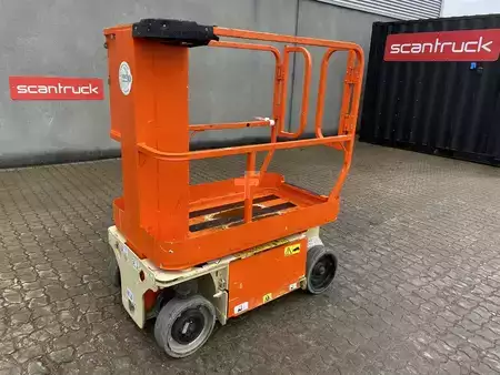 Speciální stroje 2017  JLG 1230ES (1)
