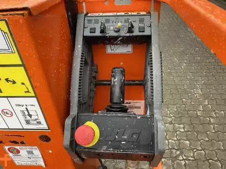 Speciální stroje 2017  JLG 1230ES (3)