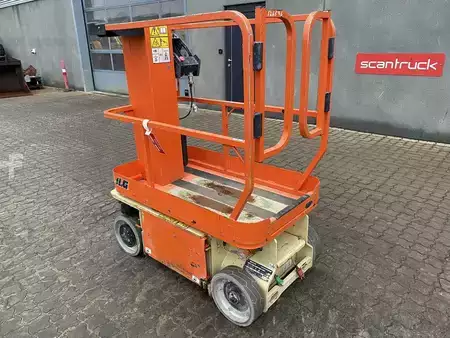 Speciální stroje 2017  JLG 1230ES (2)
