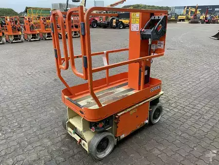 Speciální stroje 2017  JLG 1230ES (4)