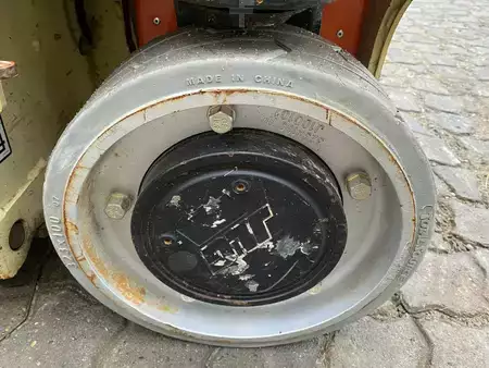 Speciální stroje 2017  JLG 1230ES (6)