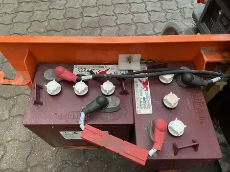 Speciální stroje 2017  JLG 1230ES (8)