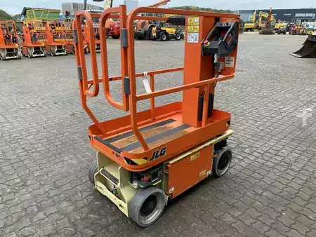 Speciální stroje 2017  JLG 1230ES (4)