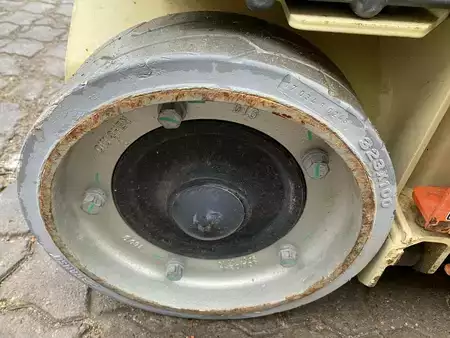 Speciální stroje 2017  JLG 1230ES (7)