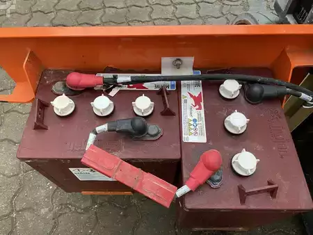 Speciální stroje 2017  JLG 1230ES (8)