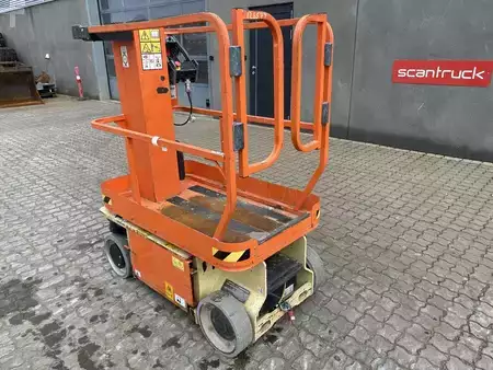 Speciální stroje 2017  JLG 1230ES (2)