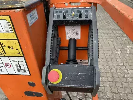 Speciální stroje 2017  JLG 1230ES (3)