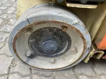 Speciální stroje 2017  JLG 1230ES (7)