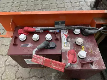 Speciální stroje 2017  JLG 1230ES (8)