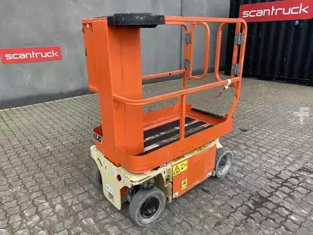 Speciální stroje 2017  JLG 1230ES (1)
