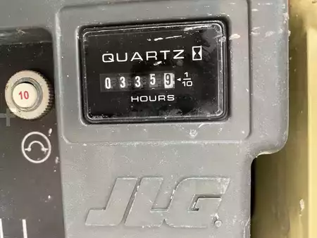 Speciální stroje 2017  JLG 1230ES (10)