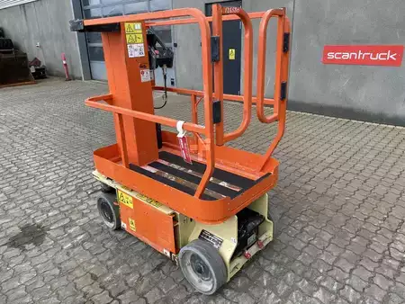 Speciální stroje 2017  JLG 1230ES (2)