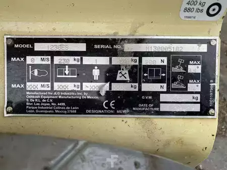 Speciální stroje 2018  JLG 1230ES (9)