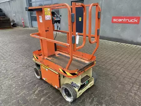 Speciální stroje 2007  JLG 1230ES (2)