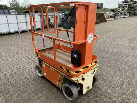 Speciální stroje 2007  JLG 1230ES (5)