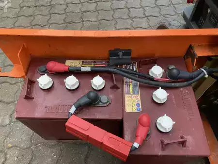 Speciální stroje 2007  JLG 1230ES (8)