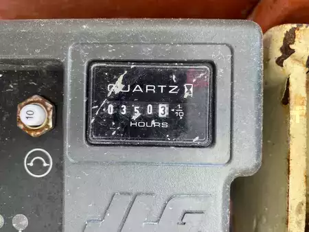 Speciální stroje 2011  JLG 1230ES (10)