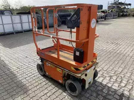 Speciální stroje 2011  JLG 1230ES (5)