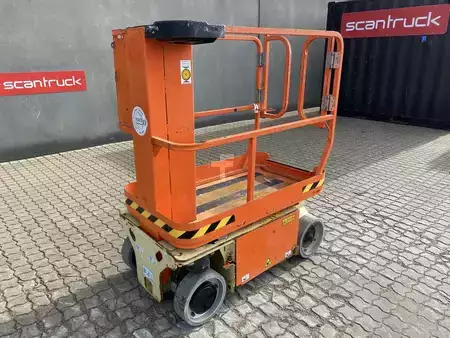 Speciální stroje 2013  JLG 1230ES (1)