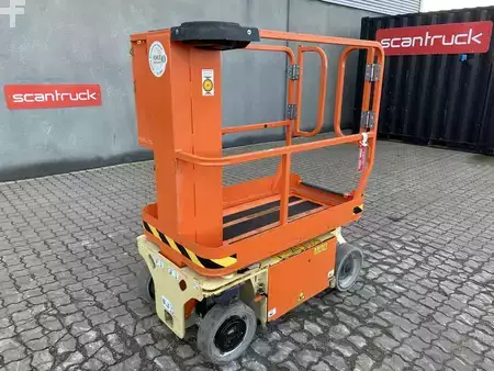 Speciální stroje 2014  JLG 1230ES (1)