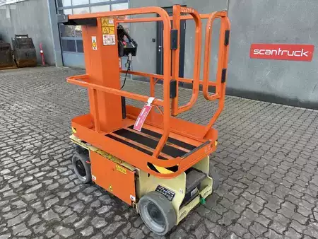 Speciální stroje 2014  JLG 1230ES (2)