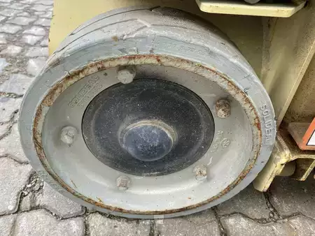 Speciální stroje 2014  JLG 1230ES (7)