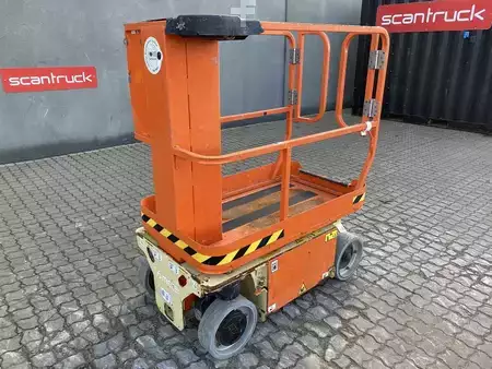 Speciální stroje 2014  JLG 1230ES (1)