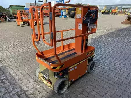 Speciální stroje 2014  JLG 1230ES (4)