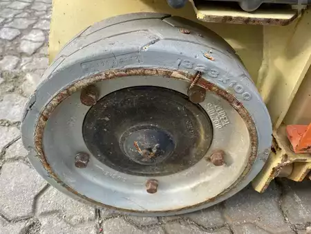 Speciální stroje 2014  JLG 1230ES (7)