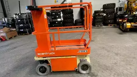Ostatní 2014  JLG 1230ES (1)