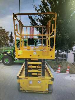 Pracovní plošina s nůžkovým zdvihem 2015 Haulotte Compact 14 (1)